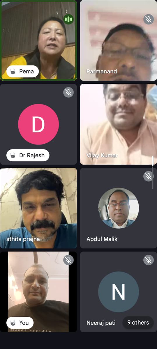 vijaykbandhu's tweet photo. *NMOPS राष्ट्रीय कार्यकारिणी की हाइलेवल वर्चुअल मीटिंग समाप्त, लिए गए कई अहम और बड़े फैसले।*

🔥BIG BREAKING🔥
*NMOPS राष्ट्रीय कार्यकारिणी की अहम वर्चुअल बैठक में शिक्षा और शिक्षक हित में सर्वसम्मति* से लिया गया *बड़ा फैसला RTE लागू होने से पूर्व नियुक्त शिक्षकों पर TET अनिवार्यता थोपे जाने के विरोध में लाखों लाख शिक्षक और कर्मचारी मिलकर 25 नवम्बर 2025 को घेरेंगे राजधानी दिल्ली।* 
*NMOPS* के *एजेंडे* में *OPS बहाली मुद्दे और निजीकरण समाप्ति मुद्दे के साथ TET मुद्दा भी हुआ शामिल।*
🤝🤝🤝🇮🇳🤝🤝🤝
जी हां, आज *NMOPS की राष्ट्रीय कार्यकारिणी की बेहद अहम वर्चुअल बैठक राष्ट्रीय अध्यक्ष NMOPS श्री विजय कुमार बन्धु जी की अध्यक्षता एवं राष्ट्रीय महासचिव श्री स्थित प्रज्ञा जी के कुशल संचालन* में सम्पन्न हुई जिसमें *राष्ट्रीय कार्यकारिणी के सभी बड़े और वरिष्ट पदाधिकारीगण एवं सभी प्रदेशों की NMOPS इकाई के प्रदेश अध्यक्ष एवं महामंत्री* शामिल हुए। *मीटिंग में पूर्व निर्धारित एजेंडे* के अनुसार बिंदुवार चर्चा परिचर्चा हुई जिस पर *सभी राष्ट्रीय कार्यकारिणी के पदाधिकारियों एवं प्रांतीय पदाधिकारियों ने अपने अपने सुझाव* रखे। *राष्ट्रीय अध्यक्ष NMOPS श्री विजय कुमार बन्धु जी एवं राष्ट्रीय महासचिव श्री स्थित प्रज्ञा जी ने सभी पदाधिकारियों के सुझावों को ध्यानपूर्वक सुना और अपने विचार और सुझाव भी रखे। अंत में सभी राष्ट्रीय कार्यकारिणी के पदाधिकारियों की आम सहमति* से कुछ निम्नलिखित फैसले लिए गए जो इस प्रकार हैं।

👉 *1 अक्टूबर 2025 को गांधी जयंती की पूर्व संध्या* पर *NMOPS* के अखिल भारतीय बैनर तले सोशल मीडिया प्लेटफार्म *"X"* 
पर *देशव्यापी ट्विटर कैंपेन* को ऐतिहासिक बनाना।

हमारा Hashtag: है ~

#NoNPS_NoUPS_OnlyOPS
#NoTET_BeforeRTE 

DATE:~ 1 October 2025
TIME:~ 11 A.M.

👉 *25 अक्टूबर 2025 को देशभर की सभी प्रदेशों की राजधानियों* में एकसाथ *NMOPS की सभी राज्य इकाइयां 25 नवंबर 2025  को दिल्ली में होने वाली रैली को ऐतिहासिक* बनाने हेतु करेंगी *सामूहिक प्रेस कॉन्फ्रेंस।*

👉 *8 नवम्बर 2025 को भारत की राजधानी दिल्ली में NMOPS राष्ट्रीय कार्यकारिणी की भौतिक बैठक राष्ट्रीय अध्यक्ष श्री विजय कुमार बन्धु जी के नेतृत्व और राष्ट्रीय महासचिव श्री स्थित प्रज्ञा जी के संचालन में सम्पन्न होगी*, जिसमें सभी राष्ट्रीय कार्यकारिणी के पदाधिकारियों एवं प्रदेश अध्यक्ष एवं महामंत्रियों की उपस्थिति अनिवार्य रहेगी। *मीटिंग में 25 नवंबर 2025 को दिल्ली में होने वाली रैली को सफ़ल बनाने हेतु सामूहिक विचार विमर्श एवं रणनीतियों* पर चर्चा परिचर्चा होगी।

👉 *25 अक्टूबर 2025 को NMOPS* के बैनर तले *देश की राजधानी दिल्ली* में होने वाली रैली में *पुरानी पेंशन बहाली और निजीकरण समाप्ति मुद्दे* के साथ साथ वर्तमान में *RTE एक्ट लागू होने से पूर्व नियुक्त शिक्षकों पर TET परीक्षा अनिवार्यता थोपे जाने के मुद्दे को भी प्रमुखता से रखा जाएगा* और *NPS,UPS, निजीकरण के साथ साथ RTE लागू होने से पूर्व TET अनिवार्यता का भी पुरजोर विरोध* किया जाएगा।

राष्ट्रीय कार्यकारिणी NMOPS की इस अहम वर्चुअल बैठक में राष्ट्रीय कोषाध्यक्ष NMOPS रामानुजय पलेला जी, राष्ट्रीय वरिष्ट उपाध्यक्ष सरदार सुखजीत सिंह जी, राष्ट्रीय उपाध्यक्ष वितेश खांडेकर जी, राष्ट्रीय उपाध्यक्ष शांताराम तेजा जी, राष्ट्रीय संगठन सचिव विजेंदर सिंह धारीवाल जी, राष्ट्रीय सचिव डॉ नीरजपति त्रिपाठी जी, राष्ट्रीय सचिव परमानन्द डहेरिया जी, अरुणाचल प्रदेश के प्रदेश अध्यक्ष तमांग जी, प्रदेश महामंत्री फारुक जी, राष्ट्रीय संयोजक रेलवे सरदार अमरीक सिंह जी, राष्ट्रीय संयोजक डिफेंस प्रेमसागर जी राष्ट्रीय सचिव भरत शर्मा जी,राष्ट्रीय मीडिया प्रभारी प्रदीप ठाकुर जी, राष्ट्रीय संगठन सचिव विक्रांत सिंह जी,राष्ट्रीय प्रवक्ता डॉ राजेश जी, राष्ट्रीय मीडिया सह प्रभारी सैय्यद दानिश इमरान जी, प्रदेश अध्यक्ष राजस्थान कोजाराम सियाग जी, दिल्ली प्रदेश अध्यक्ष मंजीत राणा जी, प्रदेश महामंत्री बिहार शशिभूषण जी, प्रदेश महामंत्री उत्तराखंड इंजीनियर मुकेश रतूड़ी जी, नॉर्थ ईस्ट प्रभारी अब्दुल मालिक जी, सिक्किम प्रदेश अध्यक्ष पेमा भूटिया जी, जम्मू कश्मीर प्रदेश अध्यक्ष शेख़ अशरफ़ जी, राष्ट्रीय सोशल मीडिया प्रभारी हीरानन्द नरवरिया जी,प्रदेश अध्यक्ष उड़ीसा बिजॉय मल्ला जी समेत तमाम पदाधिकारीगण शामिल रहे।
*25 नवंबर 2025दिल्ली चलो...*
🏃‍♀️🏃🏃‍♂️🏃‍♀️🏃🏃‍♂️
👉 *OPS बहाली के लिए.....*     
👉 *निजीकरण समाप्ति के लिए...*
👉RTE लागू होने से पूर्व नियुक्त शिक्षकों को *TET अनिवार्यता से मुक्ति के लिए....*
*नौकरी भी बचाएंगे और OPS बहाल करायेगे

*स्थित प्रज्ञा_जी* 
*राष्ट्रीय महासचिव* 
*NMOPS* भारत