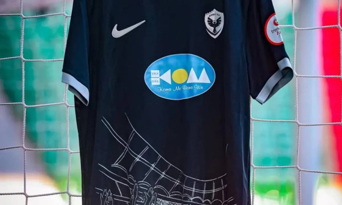 Dilimizi her alanda olduğu gibi formamızda da gururla taşımaya devam edeceğiz. 
#KürtçeDiliCezalandırılamaz