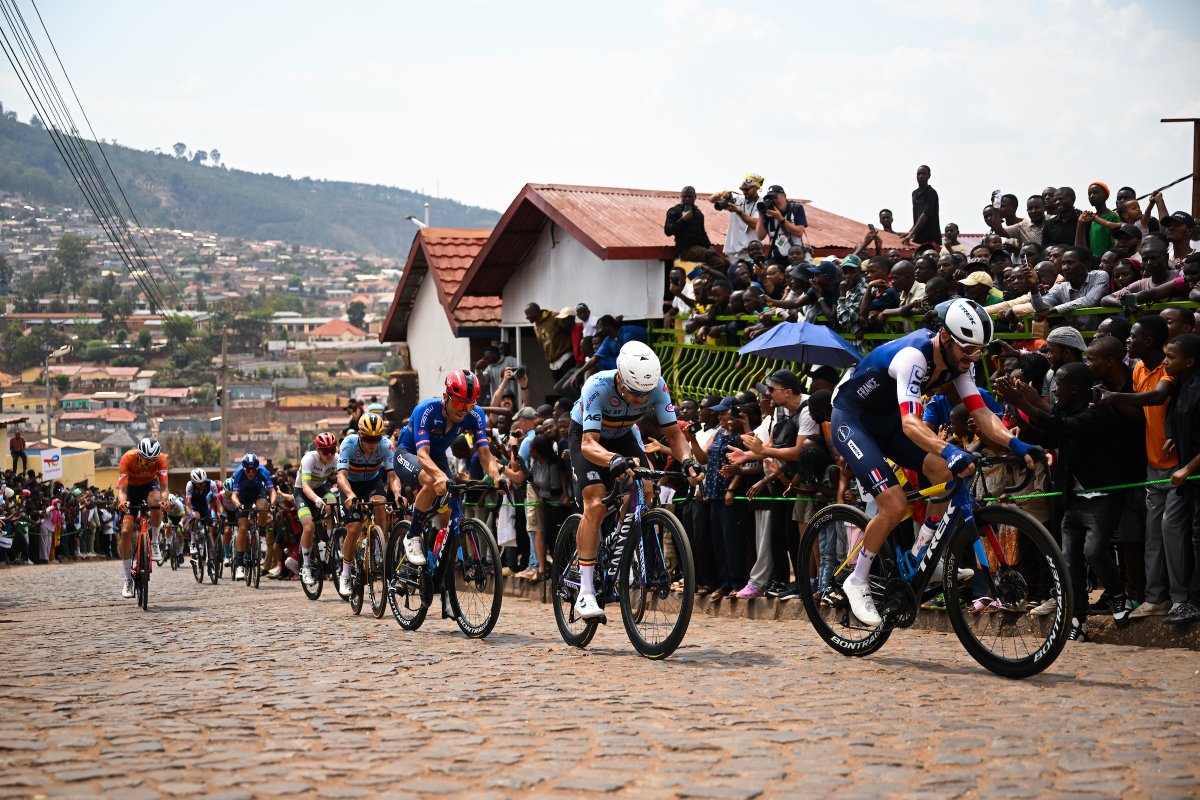 UCI_cycling's tweet image. Mur de Kigali did not disappoint. 🤩

What an incredible crowd! 🙌

📸 SWPix

#Kigali2025
