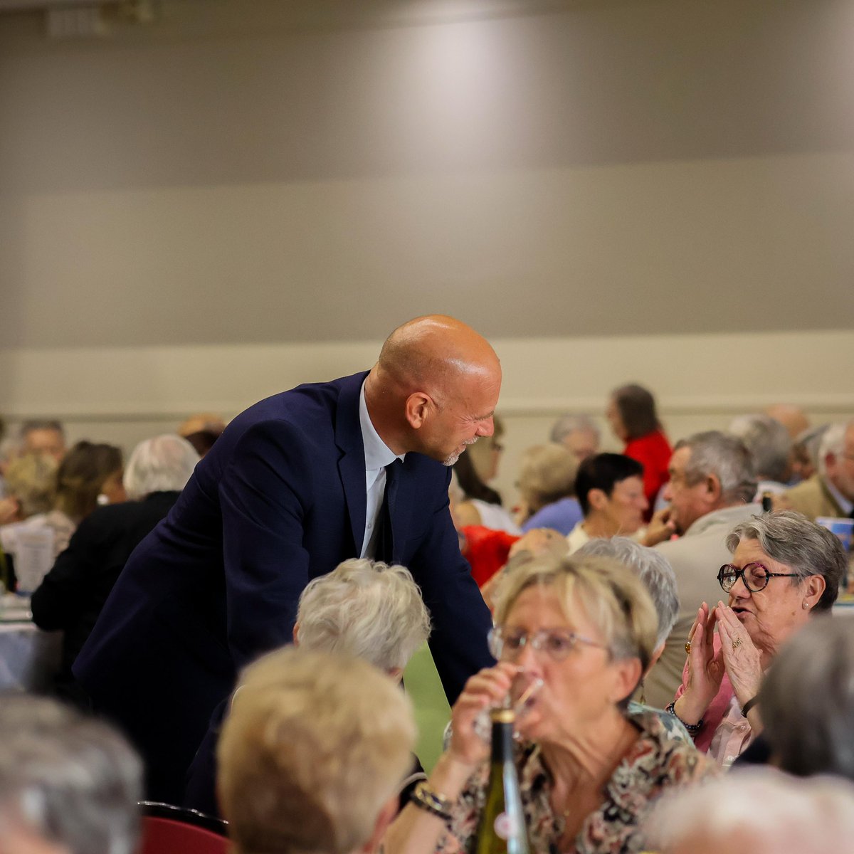 📸 Retour en images sur le repas des seniors 

Près de 280 seniors se sont retrouvés pour un déjeuner sur le thème du voyage. ✈️

Un moment de retrouvailles et de convivialité pour ce premier repas de l'année !

Un grand merci aux artistes, gymnastes, aux agents de la