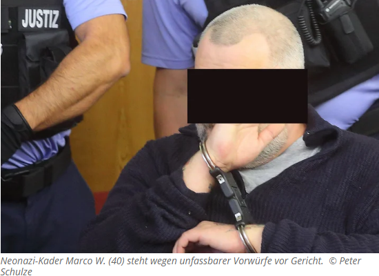 1) Es diu Marco W. dirigent del partit neonazi NPD (ara "Heimat"). En el seu programa demanava pena de mort per abusadors sexuals. Marco W va comparèixer davant un tribunal de Görlitz acusat de 31 càrrecs de violació a la seva fillastra a la q tenia com a esclava sexual.🔽