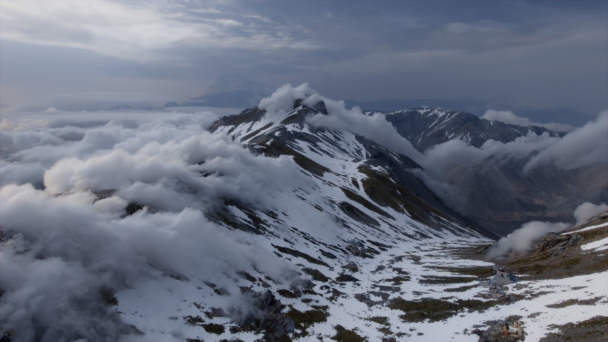 gleb_alexandrov's tweet image. When @samuel_krug posts the beauty render and a CLAY render besides it, and the clay render looks 1005 times better than 99% of  the final renders posted online 🤦‍♂️

Cloud Wave Breaking - Made in @Blender and 
@sidefx Houdini 👇