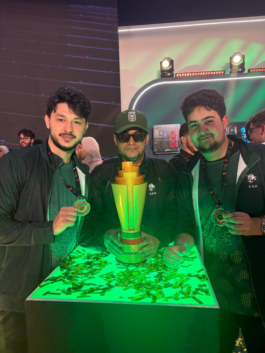 Proud to take 3rd in the Arab Esports League for Tekken 8🎮While not my final goal, I’m motivated for what’s next 💪Grateful to <a href="/Rawan_But/">Rawan AlButairi</a> &amp; the Saudi Esports Fed for supporting the team thanks to my coach <a href="/Marvelous_Sul/">𝕃𝕆𝕍𝔼ℝ𝟚𝟘𝟚</a> ,Congrats <a href="/Shaman69733496/">Shaman</a> <a href="/luminousRage/">REJECT | Raef</a> on your🥇victory!🎉
