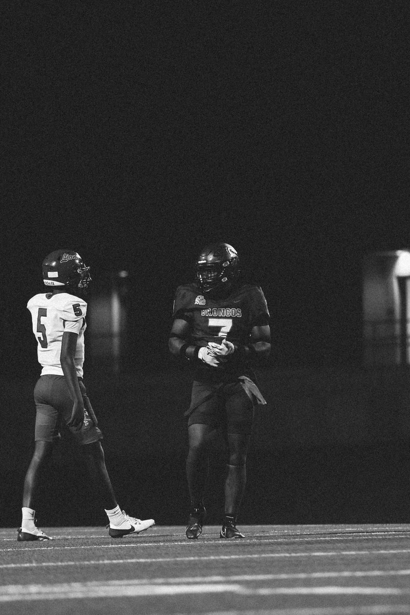 Davo ‘26 LB🦍 tweet media