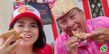 ItalianDeliX's tweet photo. 🍕✨ ¡Hoy es el día perfecto para consentirte! ✨🍕
En Italian Deli Express tenemos combos irresistibles pensados para ti y tu familia. Disfruta de nuestras pizzas recién horneadas con ese toque único que tanto te gusta, al mejor precio y con delivery rápido hasta tu puerta. 🚀 https://t.co/8IYjnxqX9f