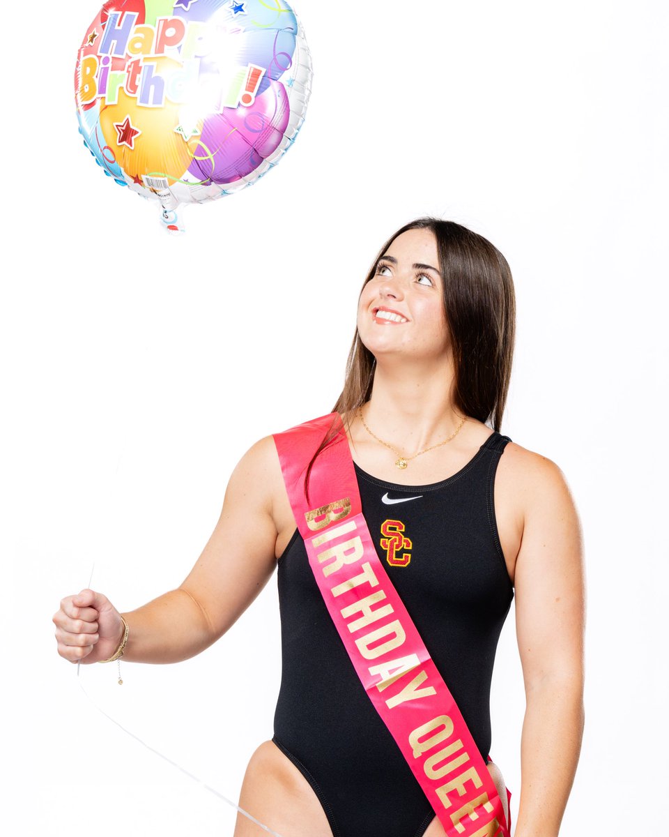 🥳 wishing the happiest of happy birthdays to you, Anna!! 🎂🎁

#FightOn ✌️