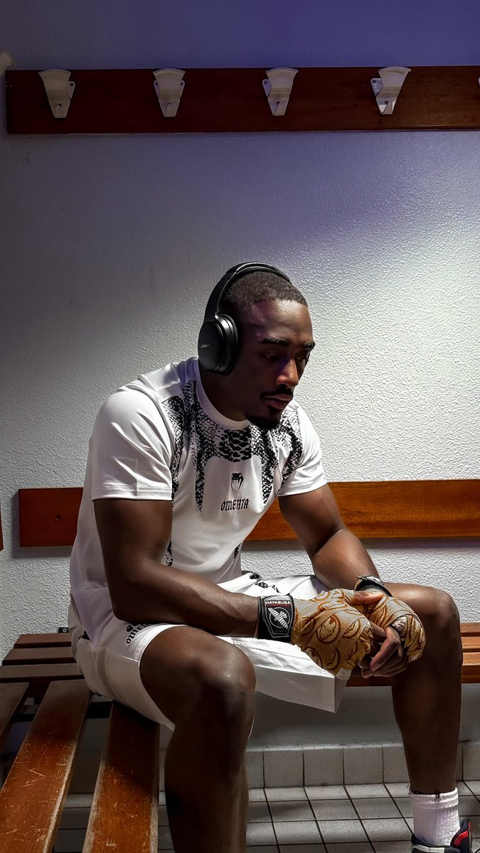 MaesOfficiel's tweet image. Omerta x Venum II disponible sur omerta.fr 
#SilentWork 🙊