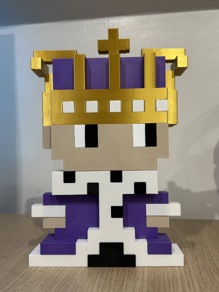 jpegsonbase's tweet image. After 30+ hours of printing, the Purple King Chonk is finally complete! Huge thanks to @heavyalien_nft for the original artwork and the @chonksxyz team for releasing such cool traits!