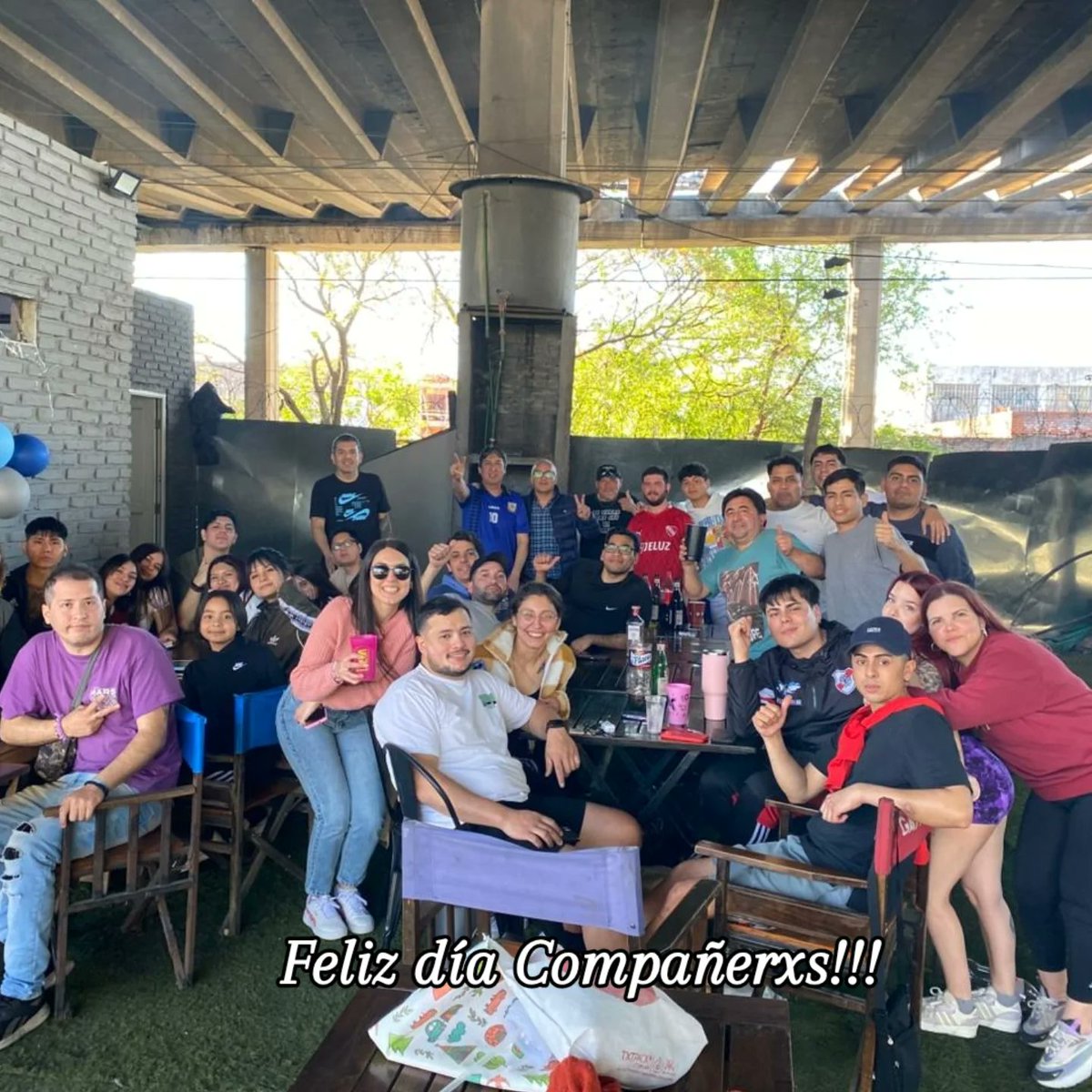 Seguimos visitando a lxs trabajadores, festejando el día del Empleada/o de Comercio.
Coto sucursal 83 (Villa Luro)
<a href="/cocorojas83/">Jose Rojas</a> <a href="/DanielOveja/">Daniel Ovejero</a> <a href="/gabyfranch77/">El PELA 85 🌶️</a> <a href="/VaneRamos1402/">Vanesa Ramos</a> <a href="/CarlosPerezSEC/">Carlos Pérez</a>