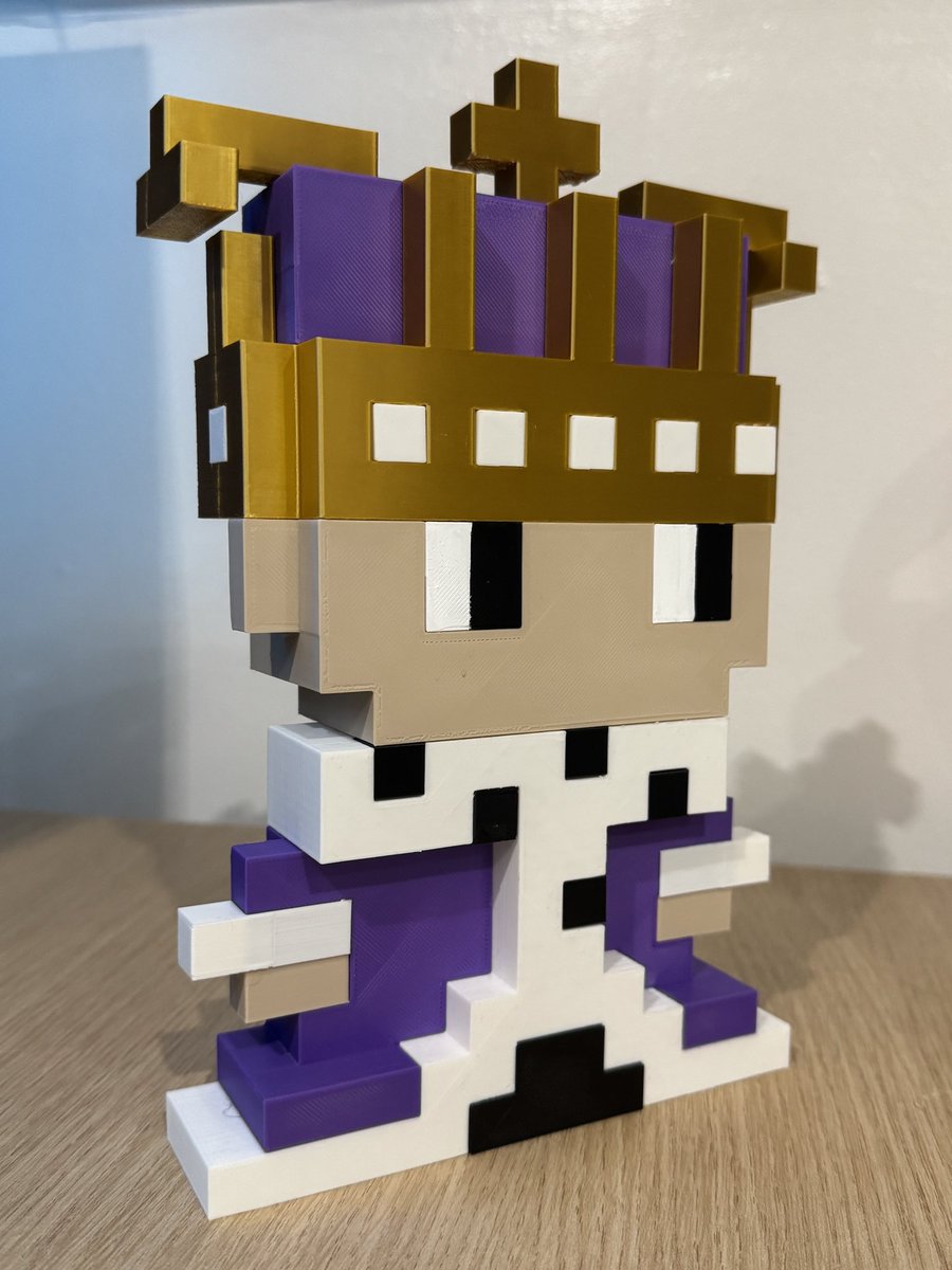 jpegsonbase's tweet image. After 30+ hours of printing, the Purple King Chonk is finally complete! Huge thanks to @heavyalien_nft for the original artwork and the @chonksxyz team for releasing such cool traits!