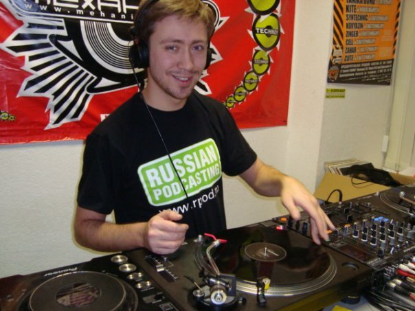 Подруга откапала мои миксы почти 20-ти летней давности. Тогда я играл Disco\Vocal house. И до сих пор люблю этот жанр. Думаю поделиться этими миксами, материал там отличный. А сегодня ещё получил коммент от профи, ему тоже зашло. Надо будет на YouTube залить что ли.