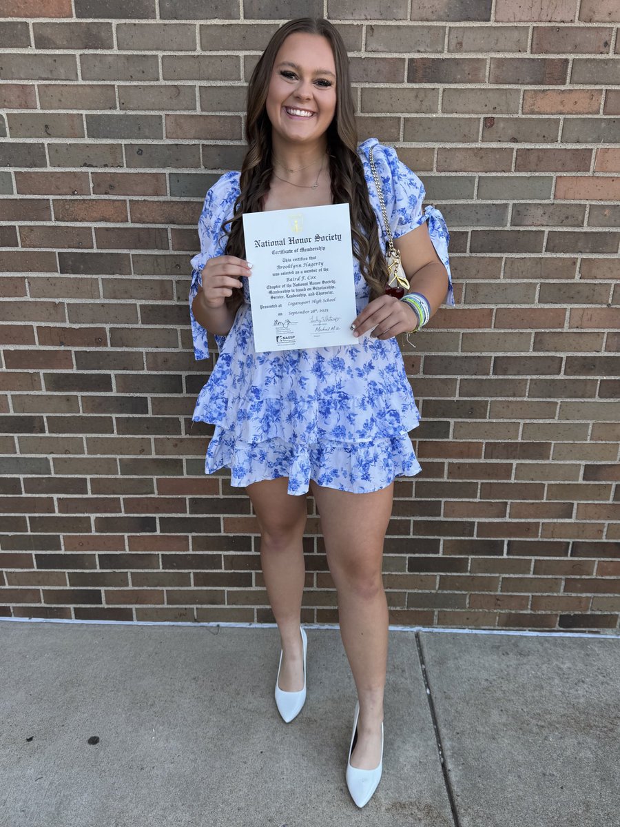 What a great way to end my commitment week!🤘🏼 Today I was inducted into the National Honors Society. Excelling on the ball field and in the classroom! 📚<a href="/TexasSoftball/">Texas Softball</a> <a href="/TGASciara/">Top Gun National 16</a> <a href="/TGA_Turner/">Top Gun National 18U</a> <a href="/ExtraInningSB/">EXTRA INNING SOFTBALL</a> <a href="/LineDsoftball/">Line Drive Media</a> <a href="/LegacyLegendsS1/">Legacy & Legends Softball</a> <a href="/SoftbalAmerica/">Softball America</a> <a href="/rothrock03/">Laura Rothrock</a> <a href="/CodyFowlerPH/">Cody Fowler</a>