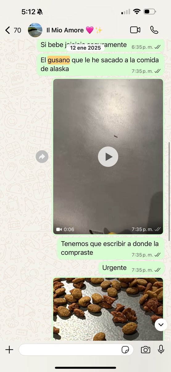 alessmontoya's tweet photo. Segunda vez que me sale mal este alimento @PurinaONE 
Siempre me gustó para mi perra pero que va, la había dejado de comprar por ese gusano hace meses y se me había olvidado y  ahora me sale otra cosa rara.. que vaaaa https://t.co/Cc9waGcp3R
