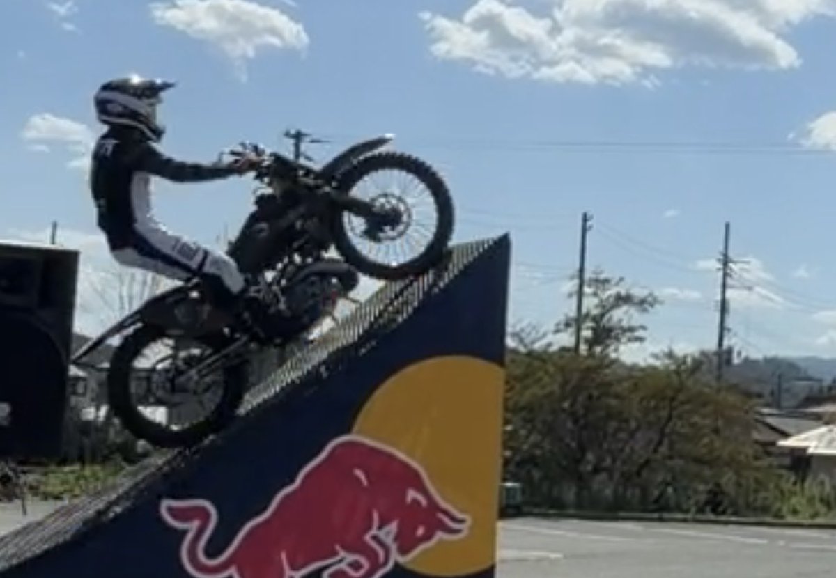 crunch_cocobad's tweet image. ずっと見ていられるわ
サスの沈み込みからの🫨
#釘村孝太　#fmxshowcase