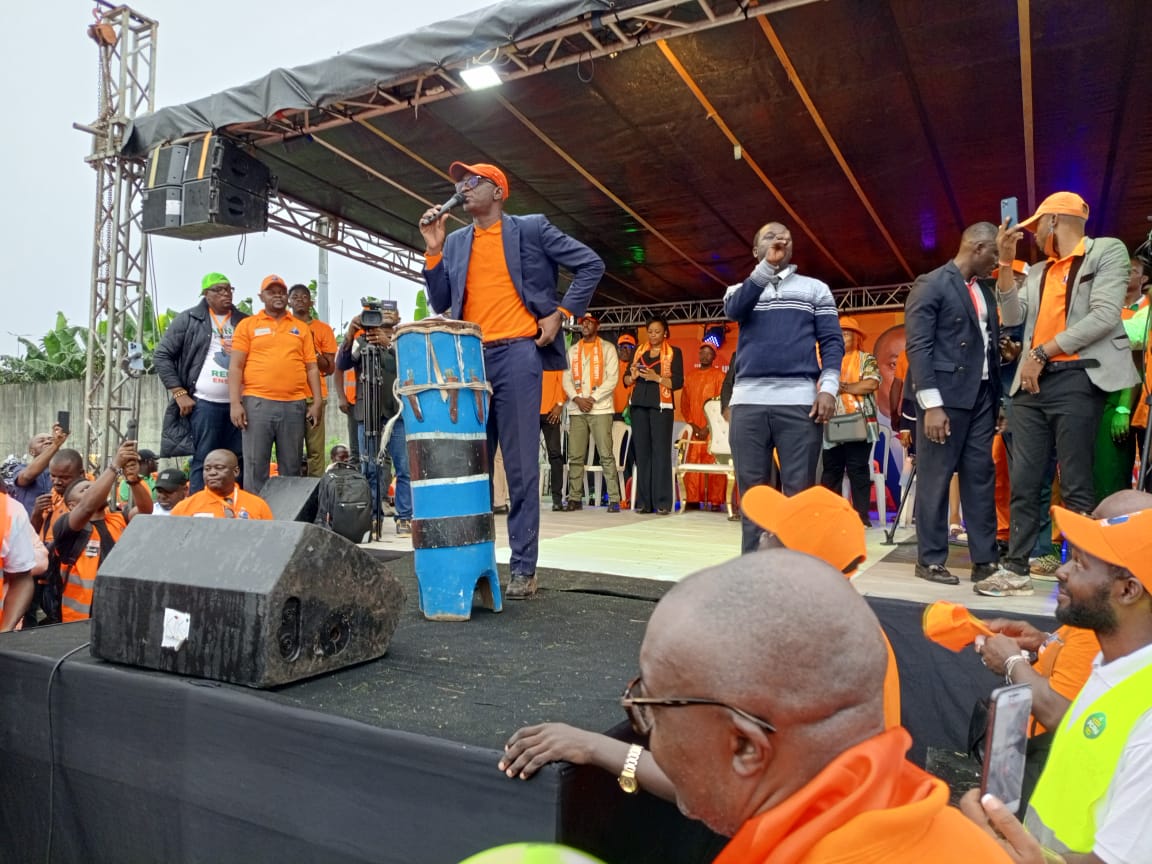 CamerounTribune's tweet image. Douala : Cabral Libii se lance

Plus de 4000 personnes ont pris d'assaut l'esplanade du stade Omnisports de Bepanda, pour accueillir leur leader national.
Face aux défis qui interpellent la Nation, Cabral Libii dit incarner, à travers "la vague orange", la vision de rupture...