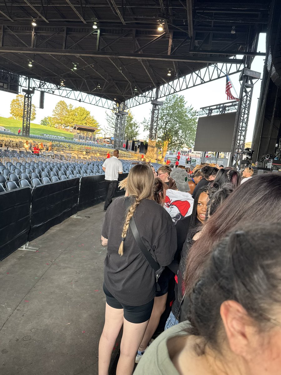 THIS IS TGE PIT??? #breachburgettstown