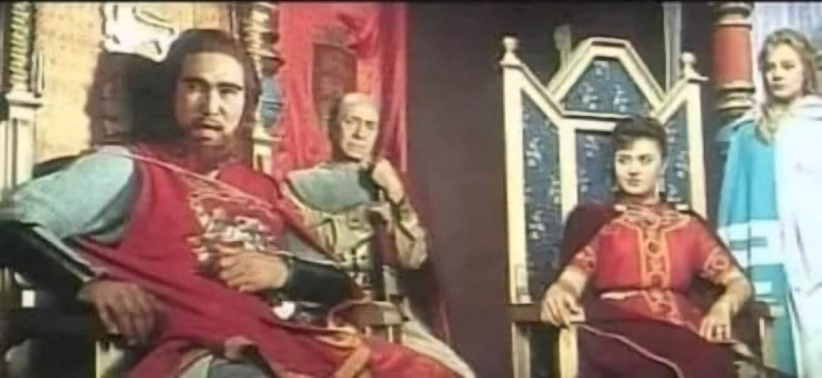 اتدرى ما هوا الشئ الاصعب من الهزيمه يا ارثر
ما هو يا ريتشارد؟
المناهدة والفرهده مع البهايم