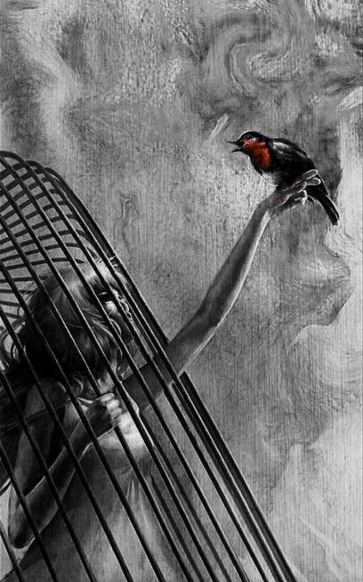 هبة القيود:

حين تحتضن يدك يدي 
لا تطلق سراحها دعها رهينة
كفيك للأبد ..
سيبهجني أن يكون جميعي 
مستعمراً لديك 
على طول الأمد ..
فأنا أول أسيرة لا تنشد 
الفكاك من أغلال عشقٍ 
ستهبني الحرية!