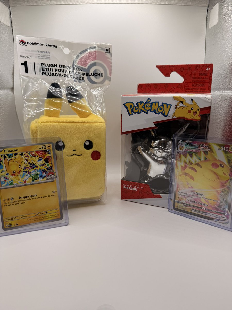TrueCollects's tweet image. It’s giveaway time! 
This one’s for the pikachu lovers 
All you have to do is 
Like ❤️
Follow 🚶
And retweet ♻️
This giveaway will end on 10/3
US Only