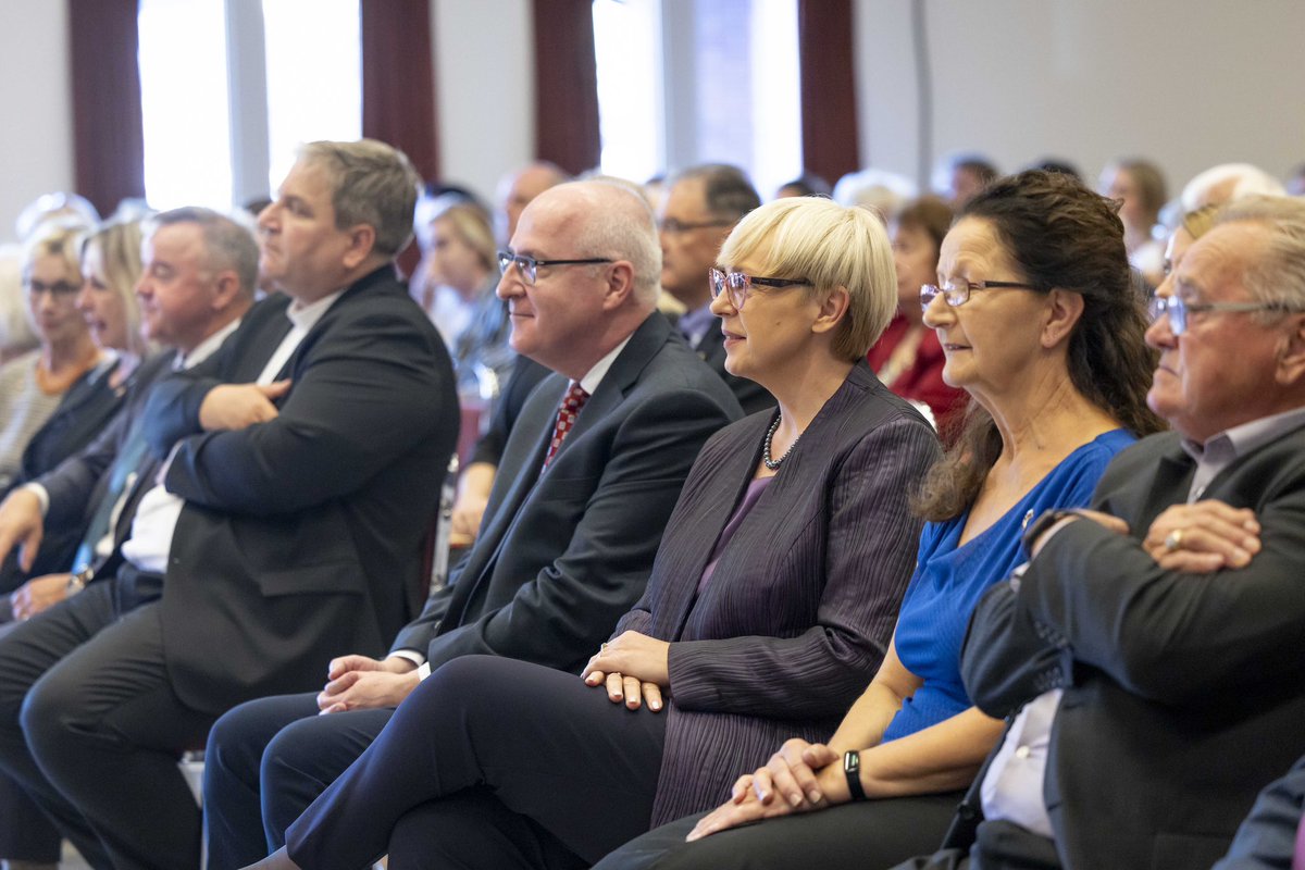 Ob tej priložnosti sem Vseslovenskemu kulturnemu odboru vročila priznanje predsednice Republike Slovenije za pomembno povezovalno vlogo pri izjemnem dolgoletnem in vztrajnem delovanju slovenskih društev in organizacij v provinci Ontario na področju ohranjanja slovenske kulturne