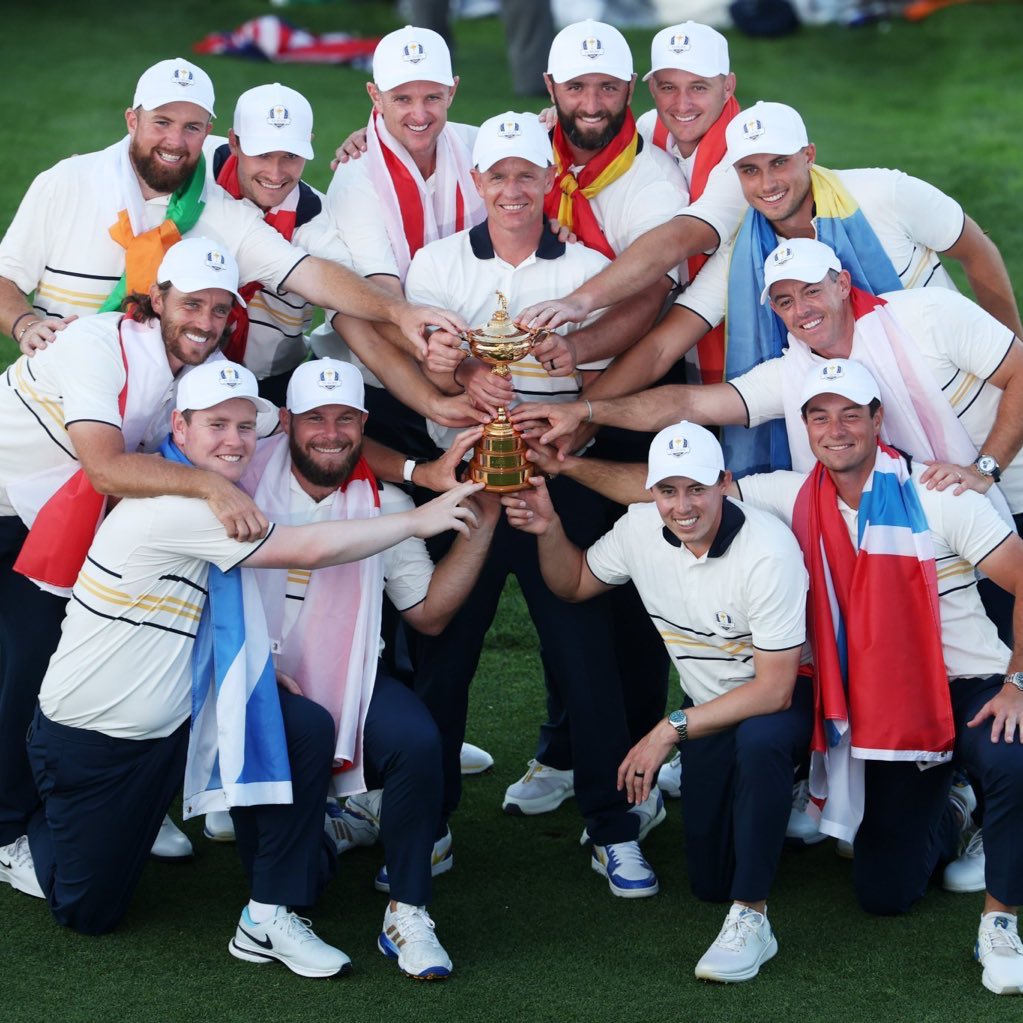 MirrorSport's tweet photo. Legends. 🏆🇪🇺 

#RyderCup https://t.co/i9SRvdQJ9c https://t.co/nfbIJqwvPp