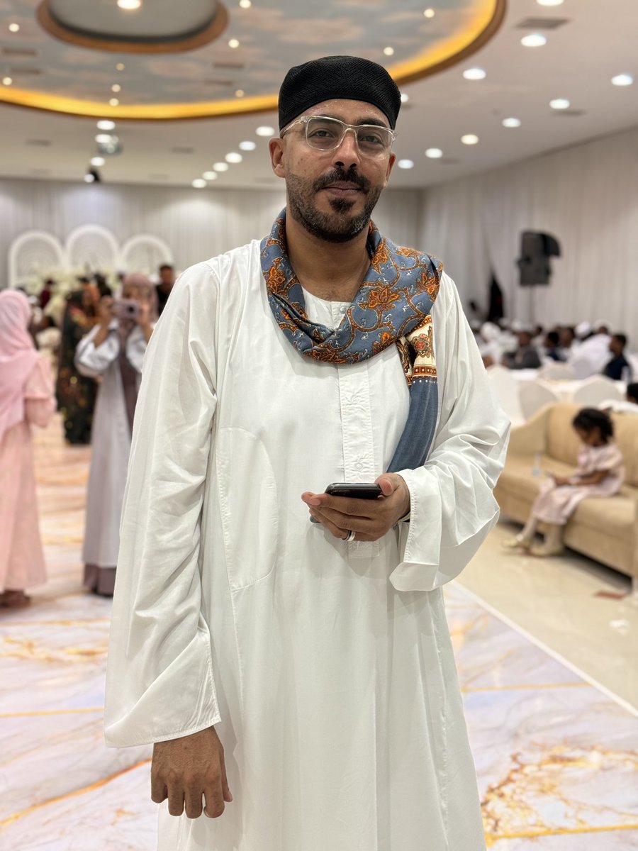 MohdFaisalZain's tweet image. الف مبروك والله فرحه تثلج الصدر وتشريف عظيم @gn_rahim 
والتحيه لى الكوكبه النيره النورت وحضور انيق وعقبال الجميع يارب 

عزابه 🙋🏻‍♂️ ومتزوجين 🤦🏻‍♂️ الناس تتشجع 🫶🏻