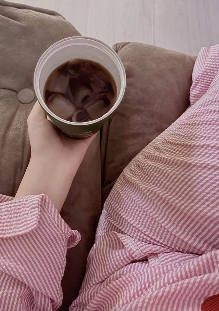 r_irc's tweet image. سوال ايش الي يعدل مزاج المرا في اليل ؟🤔
#نجران_الان