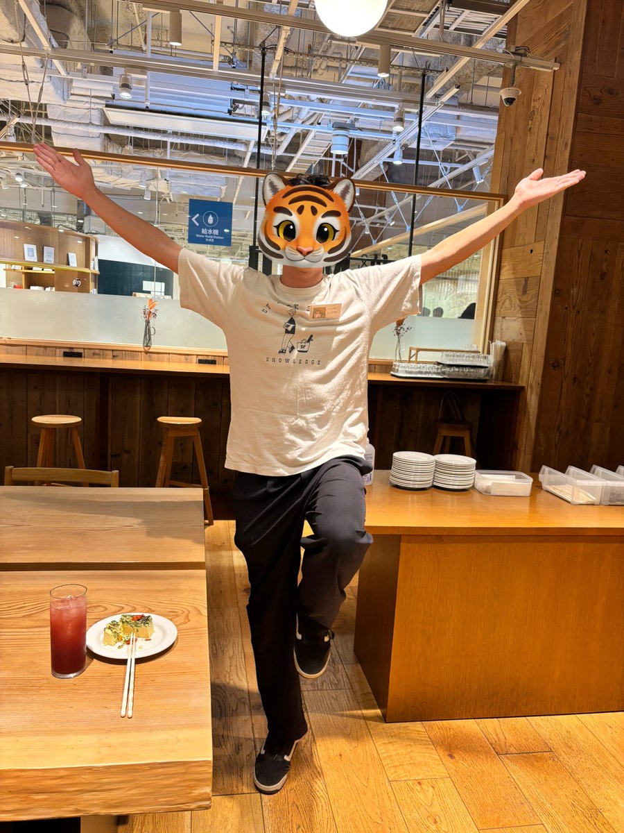 Hirakkoder's tweet image. #デイトラ 大阪オフ会参加!✨️
-2次会から、爆笑しまくりの1日になりました😂
初めましての方も、話せて良かったです🙌
これからの悩みもあったのですが、定まったので突っ走ります🚴♀️
1年越しに撮れたグリコいけゆさん📸