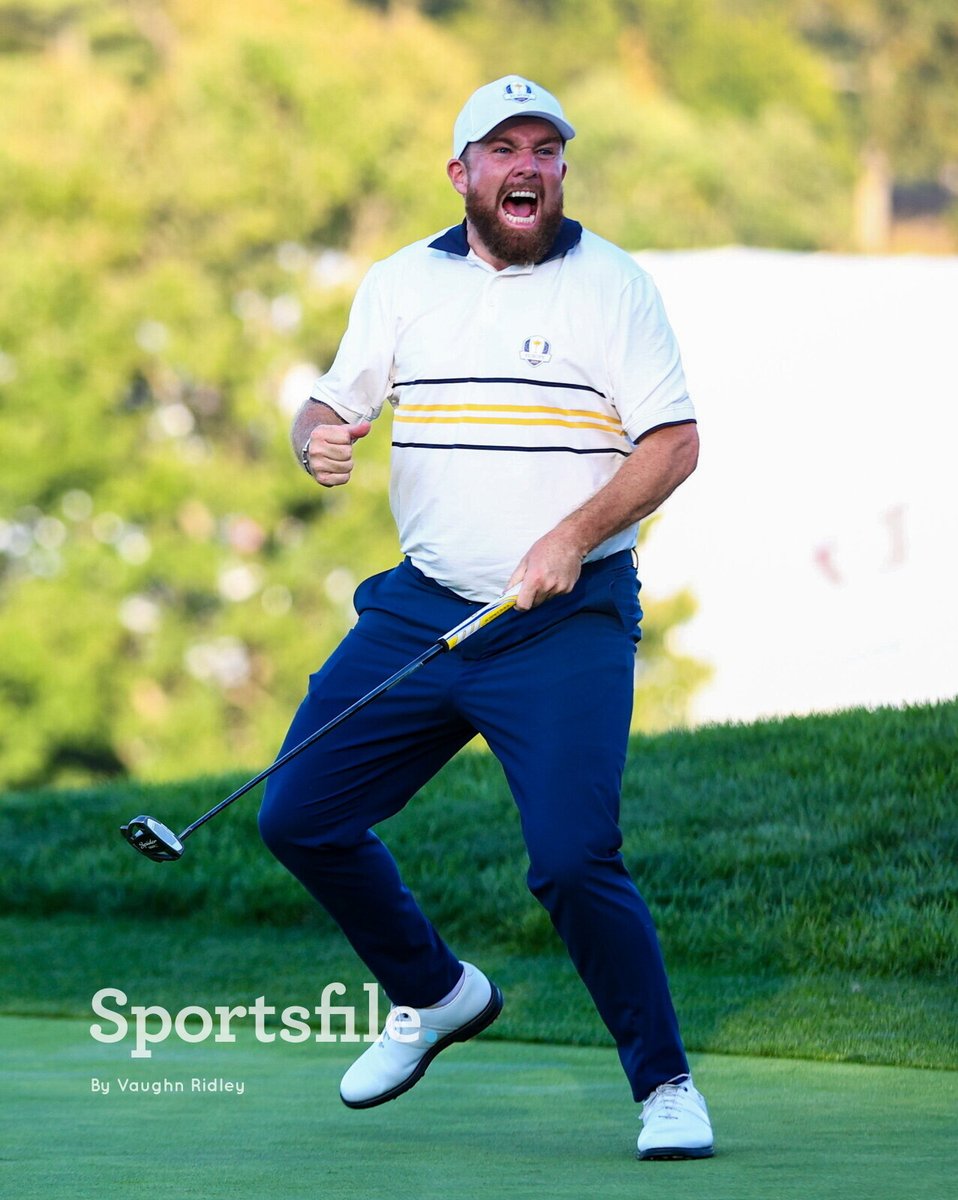 Shane Lowry celebrates as Europe retain the Ryder Cup in New York! 

📸 <a href="/vaughnridley/">Vaughn Ridley</a> 

sportsfile.com/event-group/11…

#RyderCup2025 #Golf