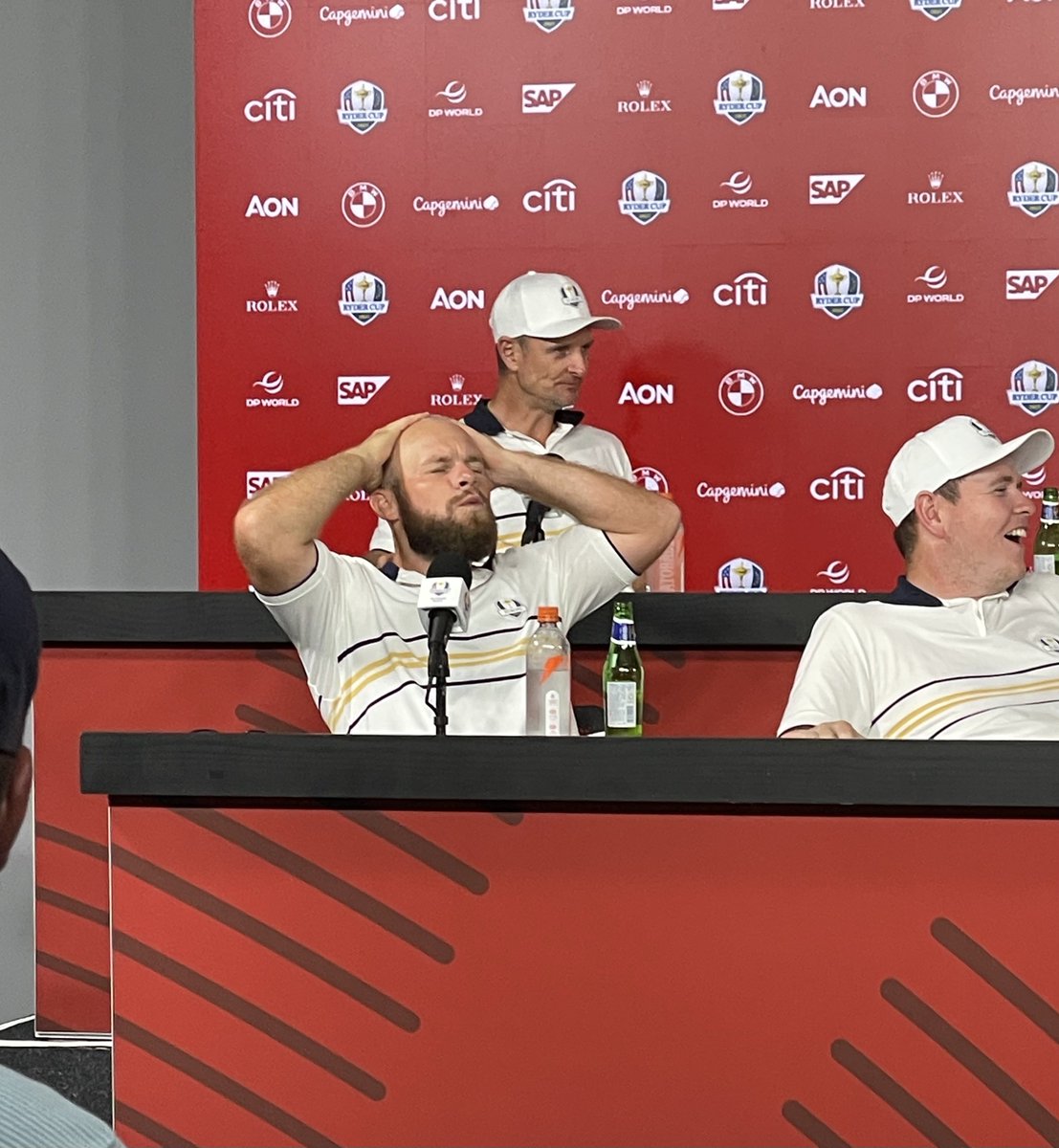When discussing his attention to detail, Luke Donald mentioned that they changed the shampoo in the team hotel

This was Tyrrell Hatton’s reaction 😂