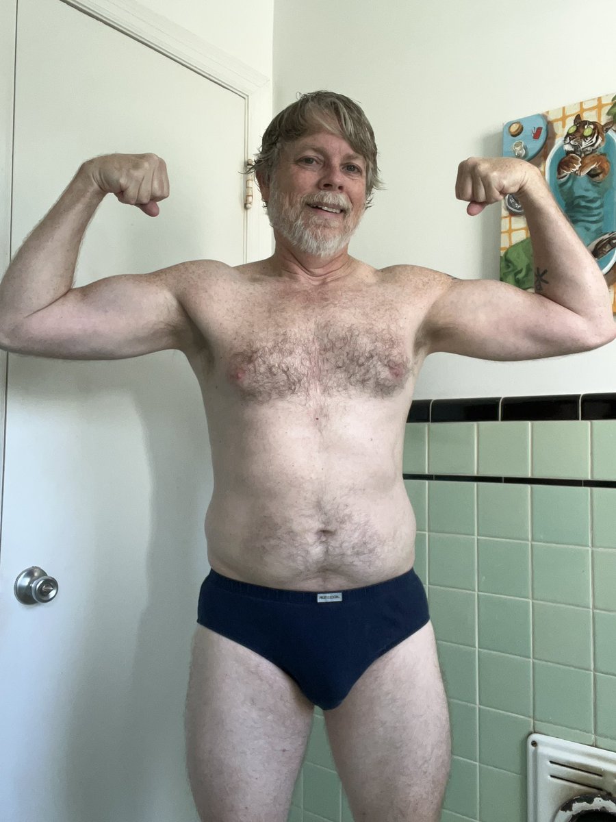 finnfiftyguy's tweet photo. Saturday’s arm and shoulder day pics!
The song “21 Guns” keeps playing in my head.
#gay #gayman #dilf #furry #hairy #fuzzy #oklahomo #gaywolf #otter #gaytiger #hairyman #woof #beard
#gunsout #armday #underwear #bulge #flex #menshealth #mensfitness https://t.co/w9MnrPSWBq