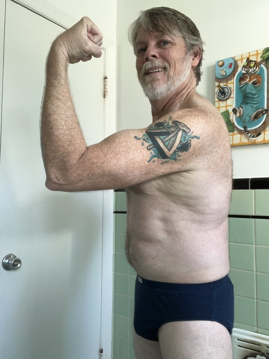 finnfiftyguy's tweet photo. Saturday’s arm and shoulder day pics!
The song “21 Guns” keeps playing in my head.
#gay #gayman #dilf #furry #hairy #fuzzy #oklahomo #gaywolf #otter #gaytiger #hairyman #woof #beard
#gunsout #armday #underwear #bulge #flex #menshealth #mensfitness https://t.co/w9MnrPSWBq