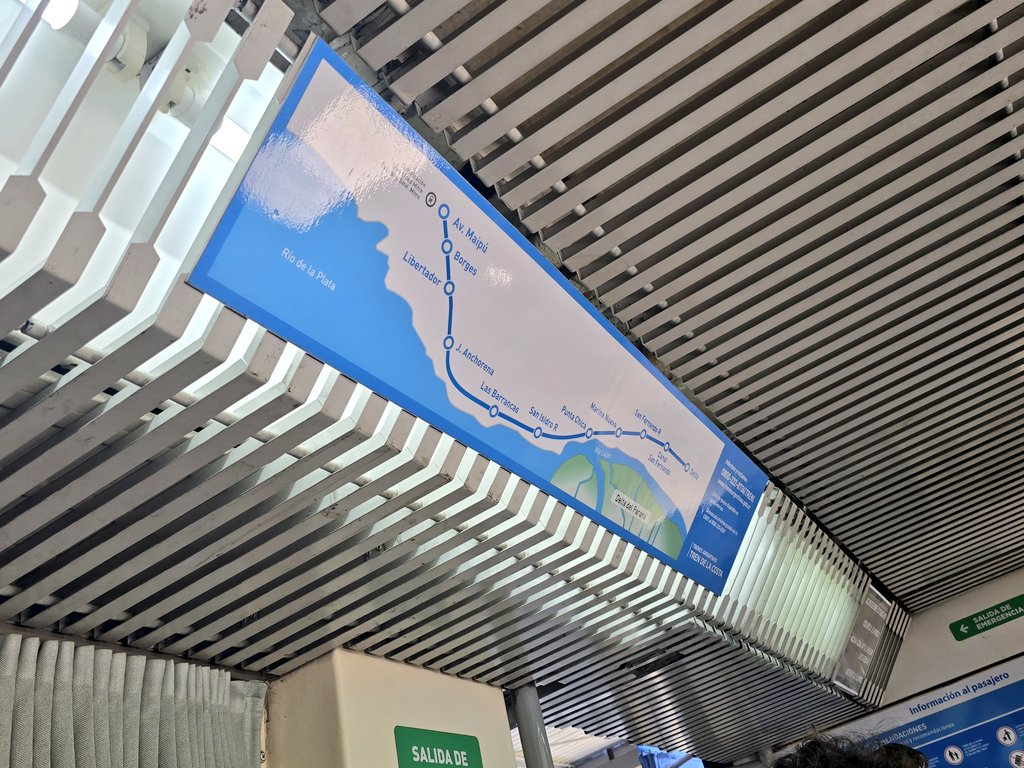 nonstopeurotrip's tweet image. This afternoon we've headed to the north of #BuenosAires to take 'El Tren de la Costa' which is actually a tram, from #Mitre out to #Tigre and the Río Plata delta 🚊🇦🇷 #Argentina #NonstopEurotrip