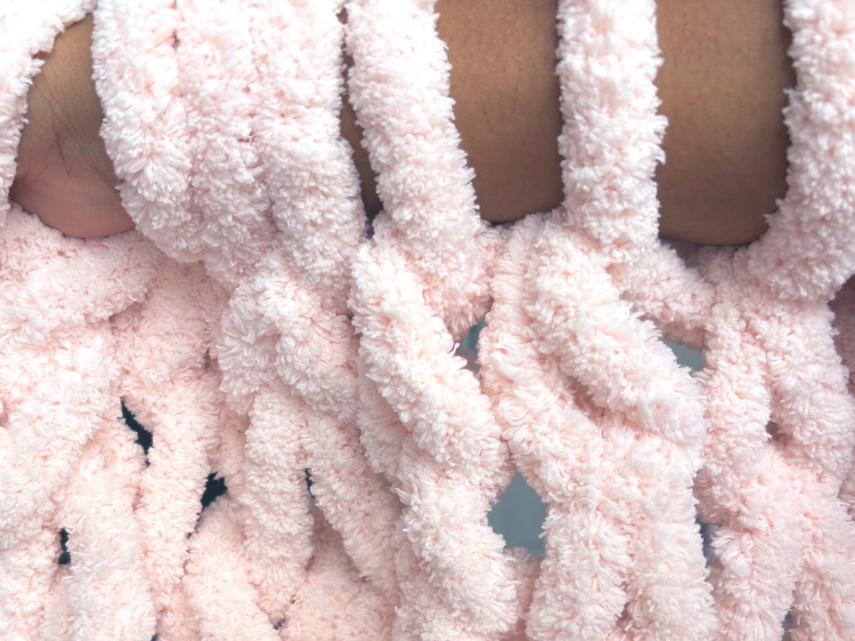 dolliestteddy's tweet photo. arm knitting :3 https://t.co/0y9tgtEYcU