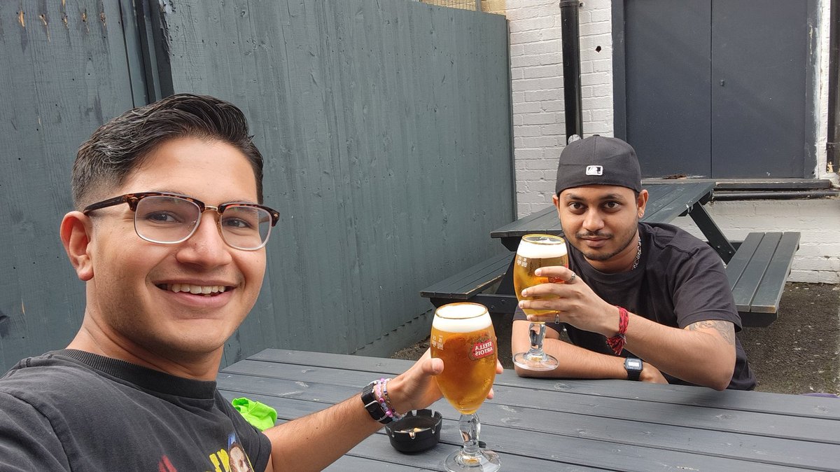 JohnDay_Pro's tweet photo. Went to watch Wealdstone FC then to Shoreditch for a little night out with @jinchurikris https://t.co/XLgR0qRxSO
