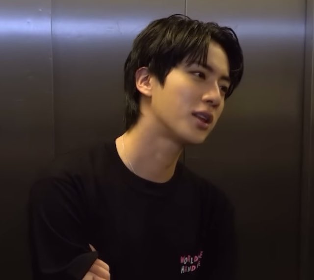 ksjstarboy's tweet photo. his best hairstyle ever. https://t.co/tdlFqSsRBz