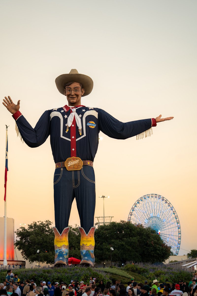 LeeWithTheSony's tweet photo. AND WE’RE BACK ‼️ @StateFairOfTX #StateFairOfTexas https://t.co/yqCspMqHDu