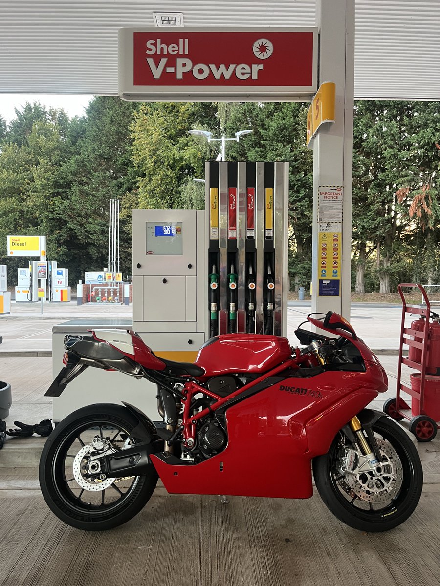 Autumn ritual completed. One last ride before the tax expires. Cafe closed at Abergavenny so cracked another 120 miles or so before filling up with fresh E5 ready for hibernation. May use it to coach on the ACU course on 8th at Castle Combe but only if it’s dry. #ducati