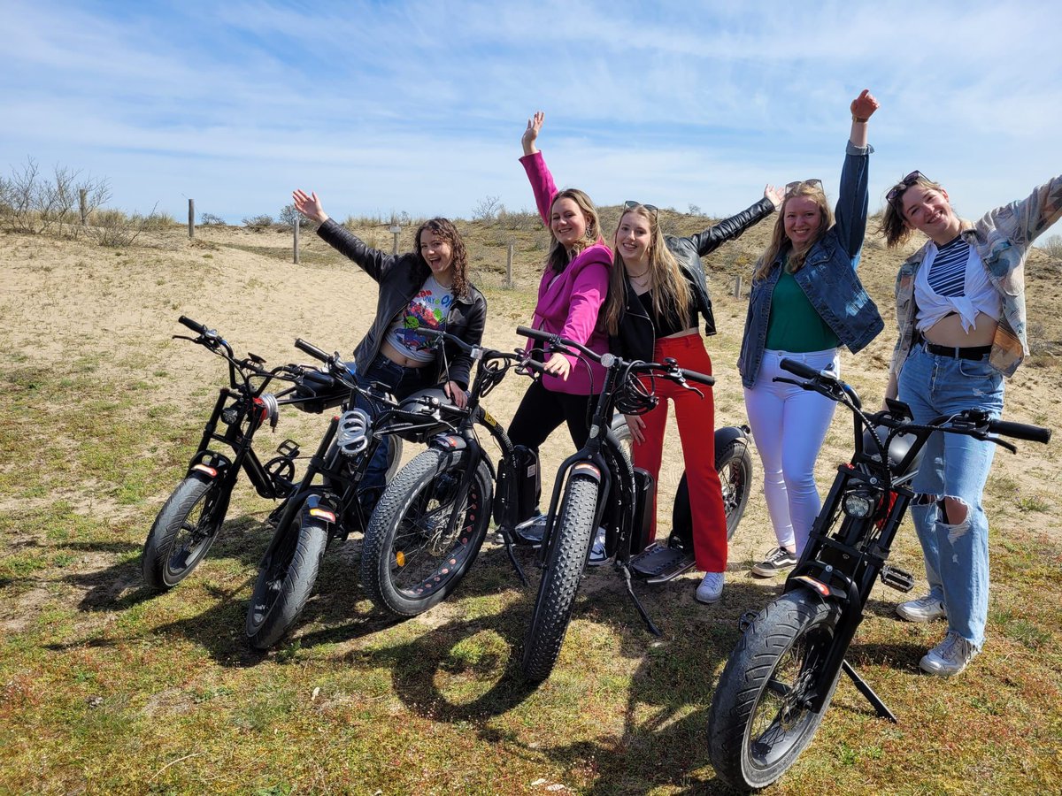 HavefunEvents's tweet image. 🚴‍♂️💨 FunBike – avontuur op dikke banden! 

Geen helm of rijbewijs nodig. Ontdek duinen &amp;amp; strandroutes in de Bollenstreek met vrienden, familie of collega’s. 
✅ Boek nu via havefunevents.nl 
#FunBike #Bollenstreek #Noordwijk #HaveFunEvents #Uitje #Lisse #Fiersen