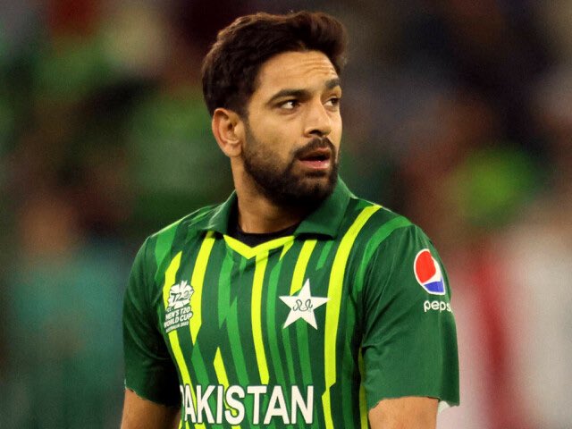 moizejazkhan's tweet photo. Congrats him for wonderful Performance 

Shame on you 

#HarisRauf #AsiaCupFinal #indvspak2025  #pcb #AsiaCup https://t.co/hpFMPHFo9j