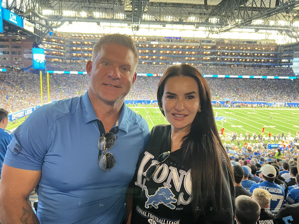 StevenElliottMI's tweet photo. Let’s go @Lions 🏈 https://t.co/P5RRHAE3Lo