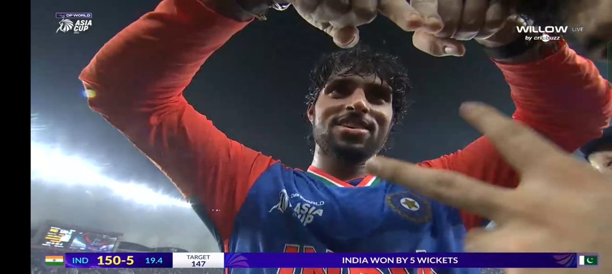 RealJaadugar's tweet photo. I Just Heard Only 1 Name and It is

India India India 🔥🔥🔥🔥

Congratulations Team India 😭🥳

#INDvsPAK #IndianWinner #AsiaCupFinal https://t.co/uumcruxzVH