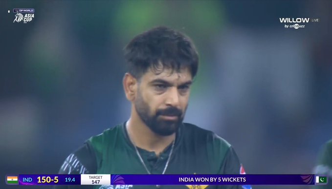 Haris Rauf in the crunch moments.

2022 WC vs India – Conceded 15 runs in the 19th over.

2024 WC vs USA – Failed to defend 15 runs in the final over.

Today vs India – Conceded 50 runs.

#PakistanCricket #INDvsPAK #AsiaCup2025 #AsiaCup
