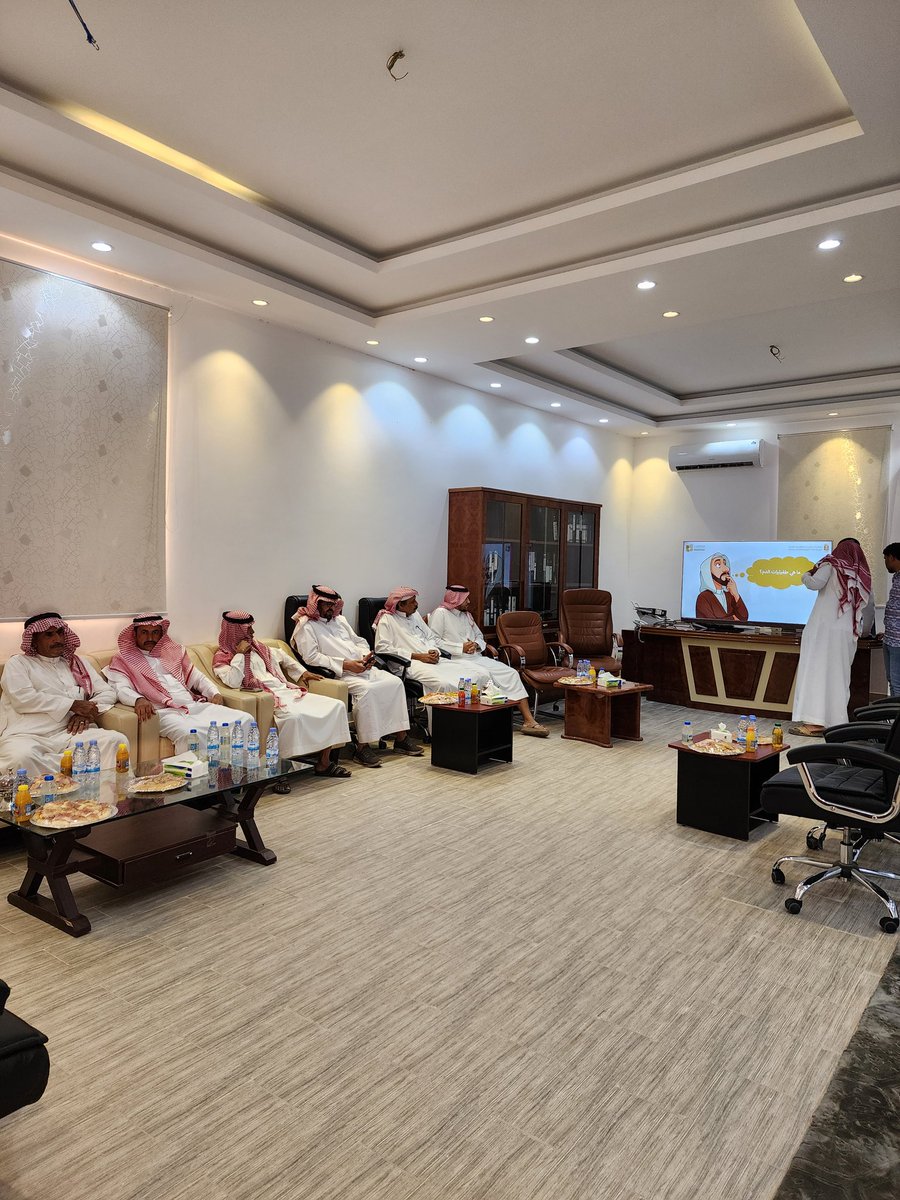 nsg_a's tweet photo. #استضافة 
استضافة #بر_مغيراء مشروع المزارع النموذجية التابع للهيئة الملكية لمحافظة العلا، وذلك ضمن ورشة عمل بعنوان #طفيليات الدم في حيوانات المزرعة ، وتهدف لتعزيز الوعي والمعرفة 
@RCU_SA 
@nsg_a https://t.co/uBVdnIamTZ