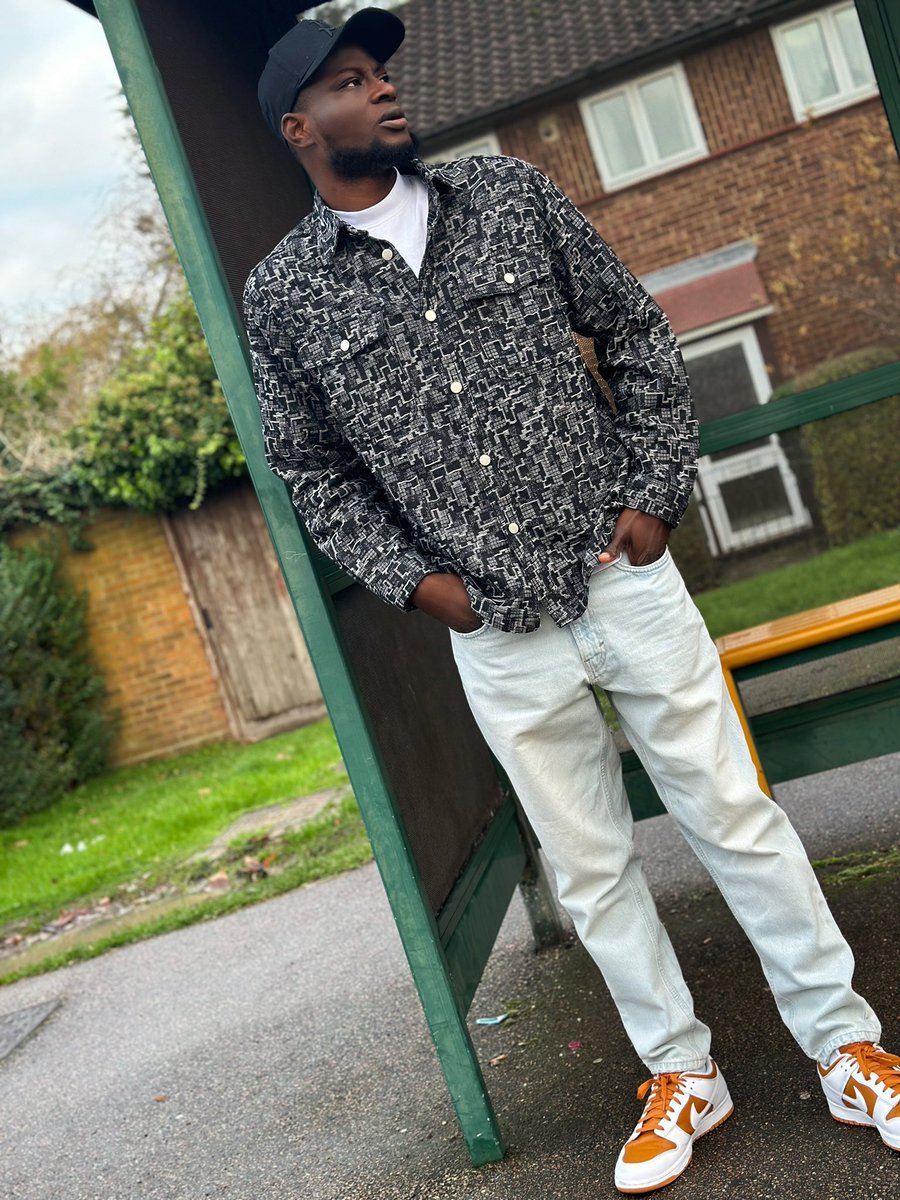 Dharmmie001's tweet image. First day in the UK Vs. 3years later