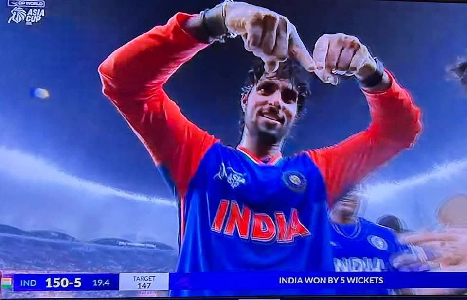 pooja_0777's tweet photo. #Congratulation_Indian🇮🇳🇮🇳🫶
#INDIA
#indvspak2025🇮🇳
#The_Champion💪🏻💪🏻
#Tilak_verma🙏👌👌
#Tilak_verma ❤️🫶 https://t.co/4sixuZAXUR