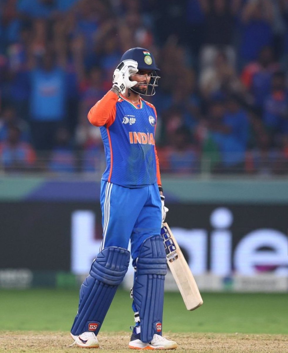 veerGS15's tweet photo. Jeet ka tilak laga india 🇮🇳 ke mathe 

#IndianCricket #tilakvarma https://t.co/v3oaf8RGx9