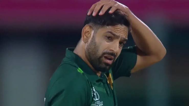 moizejazkhan's tweet photo. Enjoy Dubai Trip with Family. Dont worry #PCB will not fire you because we need you for more embarrassment 👍

Shame on you #HarisRauf 

#pcb #AsiaCupFinal #AsiaCup https://t.co/jyzJ7a1EqR