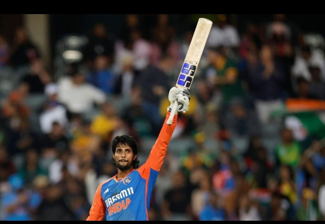 Ritikrishb22's tweet photo. What. A. Match.Heart’s still racing!
Team India showing the world what true grit looks like.
Every ball, every cheer, every heartbeat — worth it. 💙🔥 #indvspak2025
#AsiaCupFinal #TeamIndia #IndiaVsPakistan #IndiaVsPakistan https://t.co/HefMRHpNaU