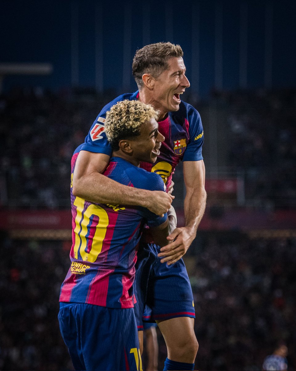 PasionDeporWeb's tweet photo. #LaLiga • #Barcelona venció 2-1 a la #RealSociedad por la Fecha 7 en Montjuic.

⚽ Kounde y Lewandowski / Odriozola.

📊 Barcelona es el nuevo líder con 19 puntos y uno más que el Real Madrid. https://t.co/fOPzfb9jUp